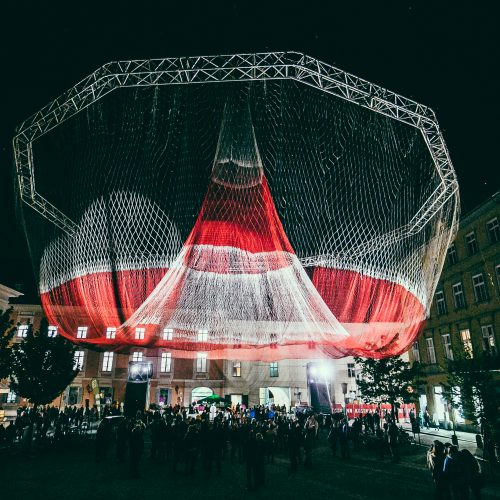 Target Swooping Austria by Janet Echelman (c) Lupi Spuma for Klanglicht 2017