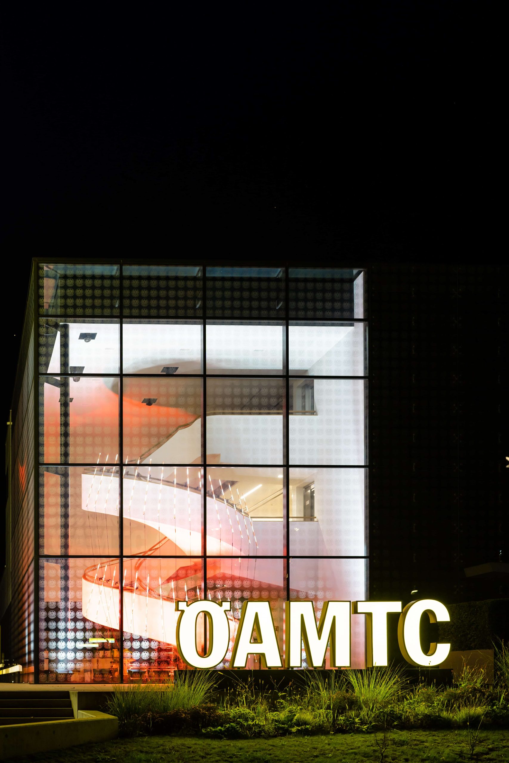 2022 OEAMTC Light Art by Mariachi Productions (c) Alex Koch 1