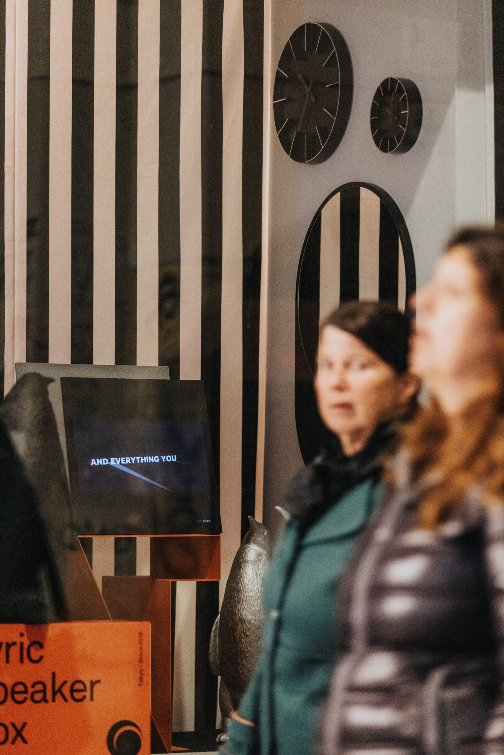 2023 Kunstfenster MUR Design Store Graz (c) Julian Tatzl 1