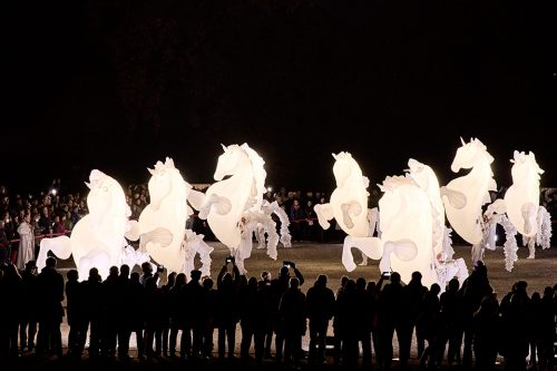 FIERS À CHEVAL by Compagnie des Quidams