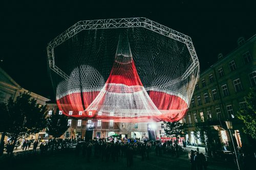 Target Swooping Austria_Janet Echelman (c) Lupi Spuma for Klanglicht 2017